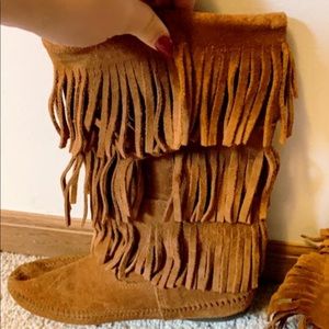 Fringe boots
